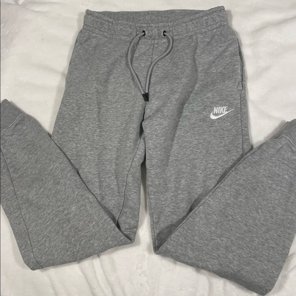 Fleece Women’s Sportswear Essential Fleece Jogger Pants